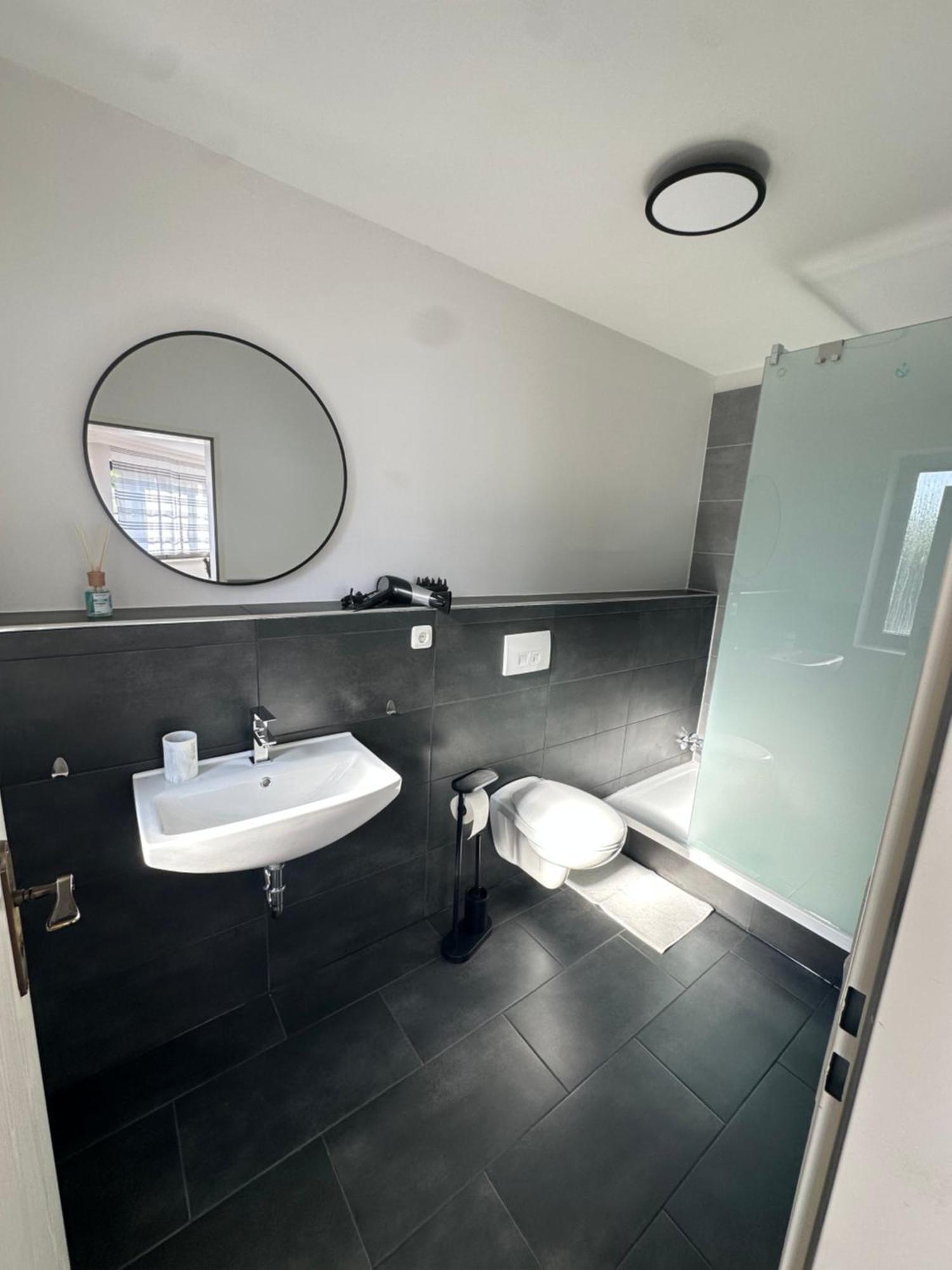 Apartament In & Out Boardinghaus Stolberg  Zewnętrze zdjęcie